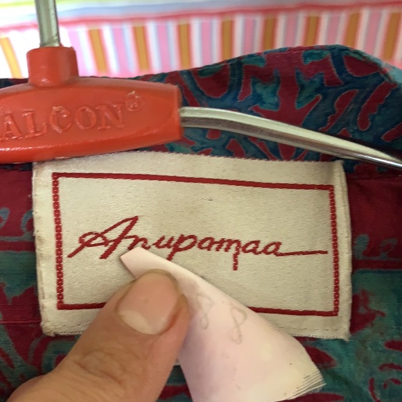 Rich and beautiful silk kurti. By designer Anupamaa. Best fits size S. - Picture 7 of 12